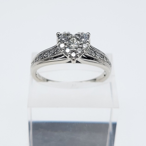 10k white gold 3/4 ct diamond Heart composite ring - Picture 3 of 14